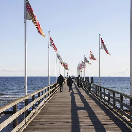 Сasa de vacaciones Holiday House, *